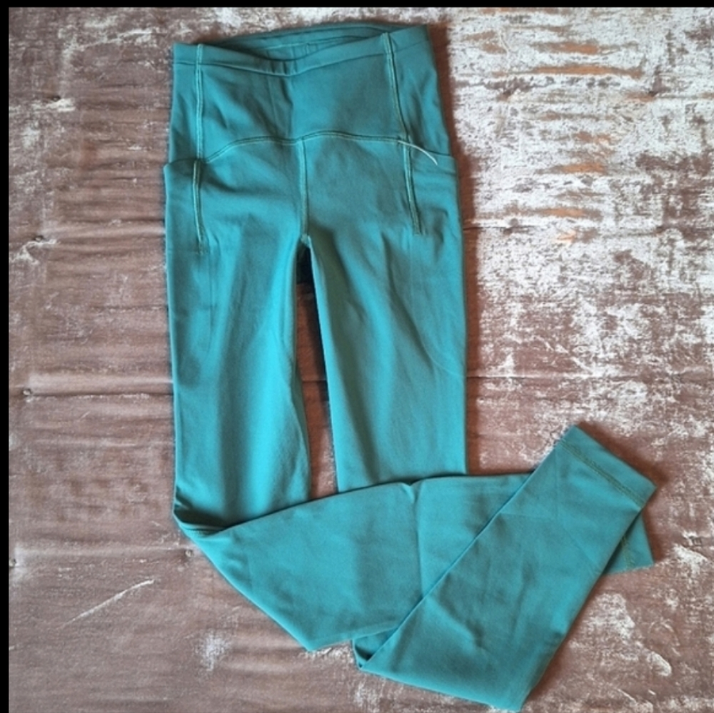 NWOT- Lululemon Swift Speed HR Tight 25" Leggings